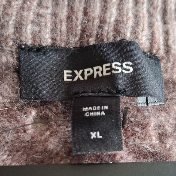 NEW!! Express Crew Neck Textured Crop Sweater in Purple XL - Picture 2 of 5